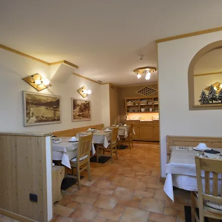 Garni Sant'antonio Con 3*